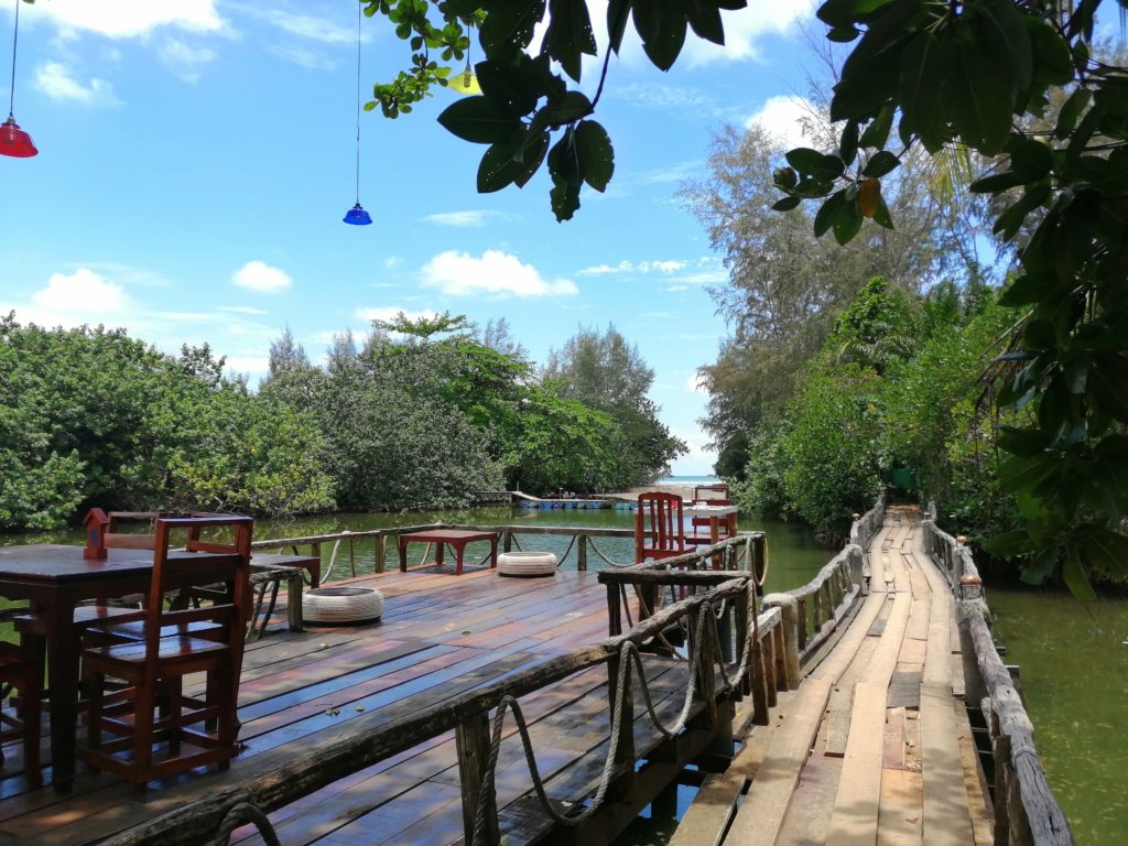Chemin pour accéder à Klong Prao Beach