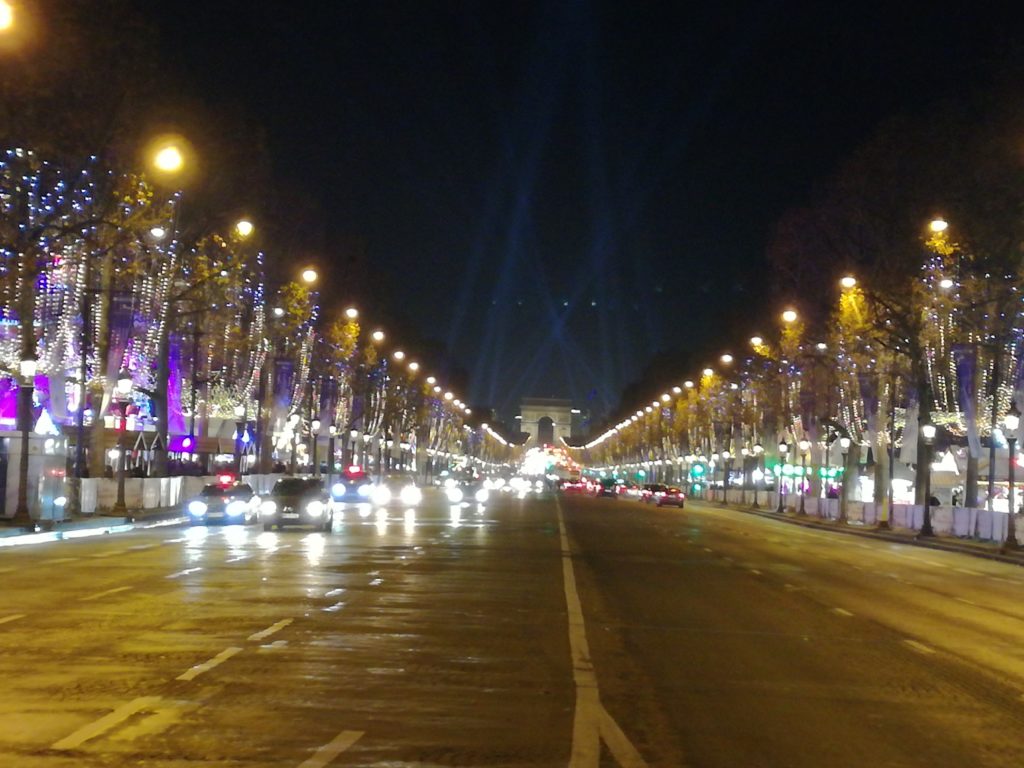 Champs-Elysées de nuit